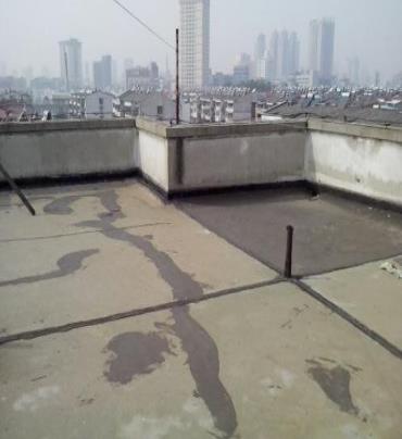 绿春漏水维修 楼顶漏水是什么原因，楼顶漏水维修方法是什么?